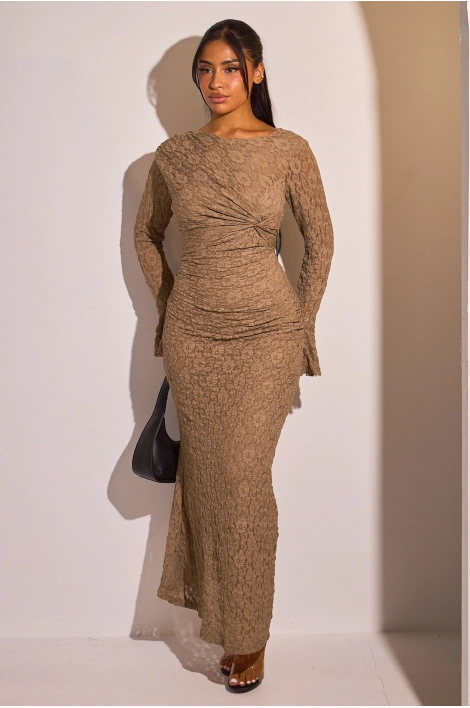 Robe longue col rond en dentelle et manches longues évasées taupe