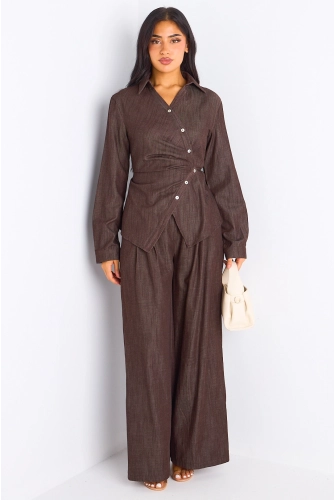 Ensemble deux pièces marron chemise portefeuille  + pantalon coupe droite effet suédine