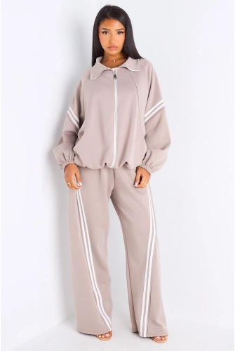 Ensemble de sport à liseré blanc taupe