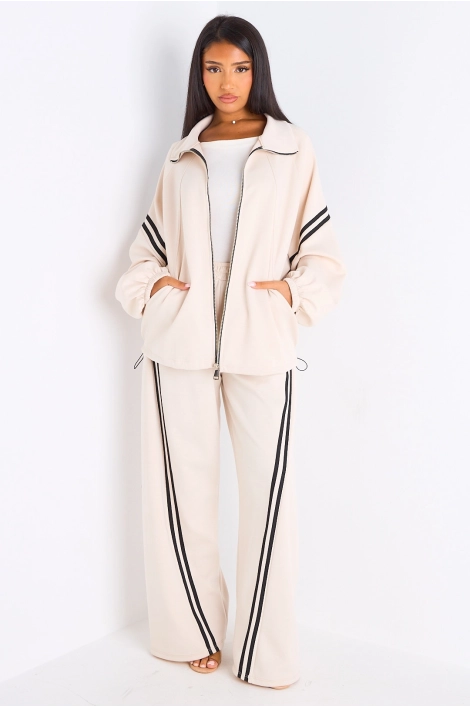 Ensemble de sport beige à liseré noir
