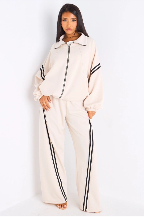 Ensemble de sport beige à liseré noir