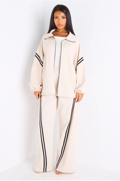 Ensemble de sport beige à liseré noir