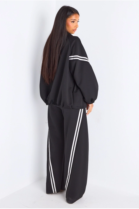 Ensemble de sport noir à liseré blanc