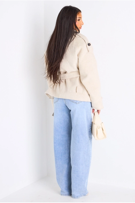 Veste mi-longue duveteuse ceinturée crème