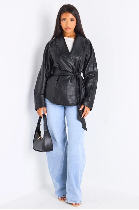 Veste mi-longue en simili cuir de couleur noire