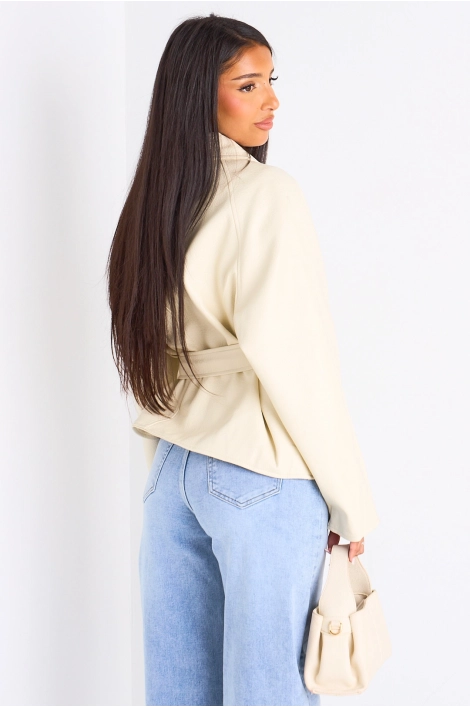 Veste mi-longue en simili cuir crème
