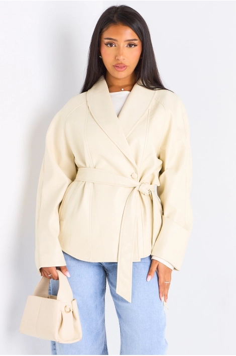 Veste mi-longue en simili cuir crème