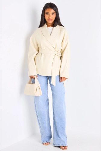 Veste mi-longue en simili cuir crème