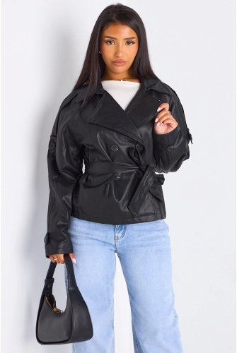 Veste simili cuir cintrée à col rabat de couleur noire