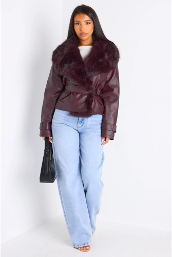 Veste mi-longue en simili cuir à col en fourrure de couleur prune