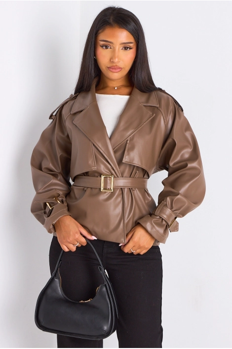 Veste cintrée simili cuir à col rabat de couleur taupe