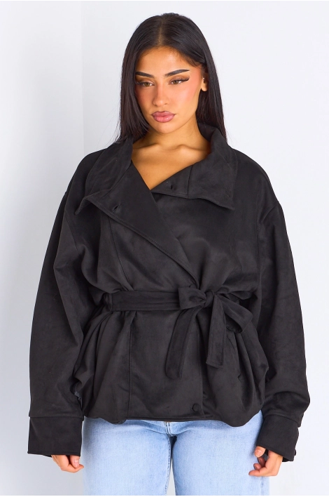 Veste courte en daim ceinturée noire