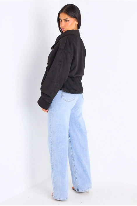 Veste courte en daim ceinturée noire