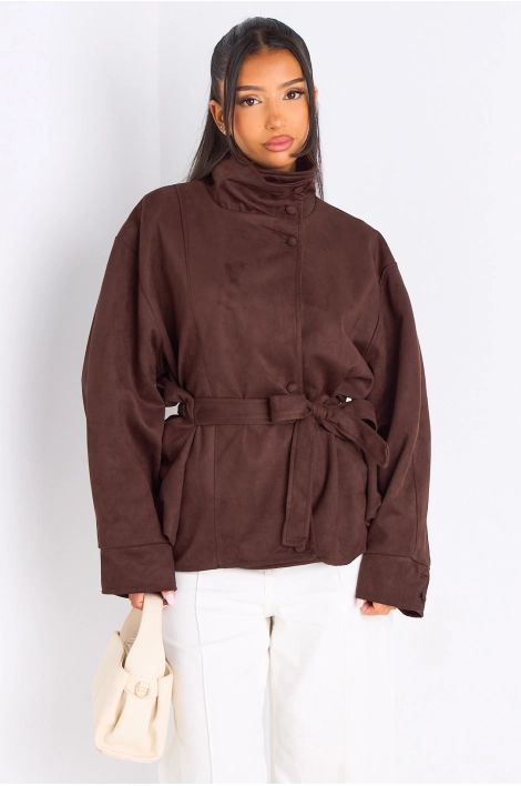 Veste courte en daim ceinturée marron