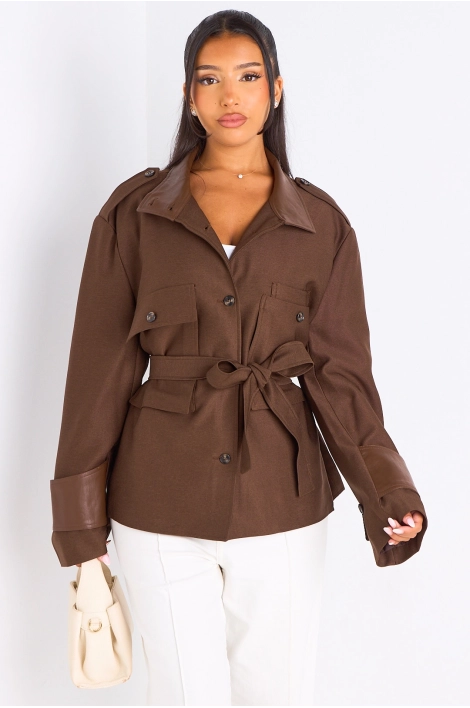 Veste marron à poches ceinturée