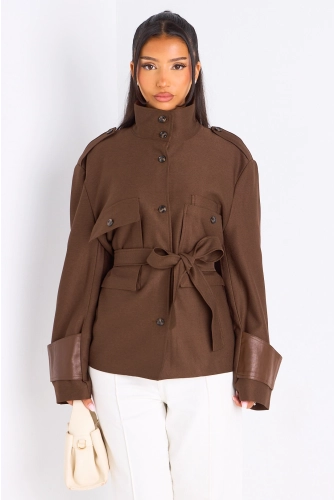 Veste marron à poches ceinturée