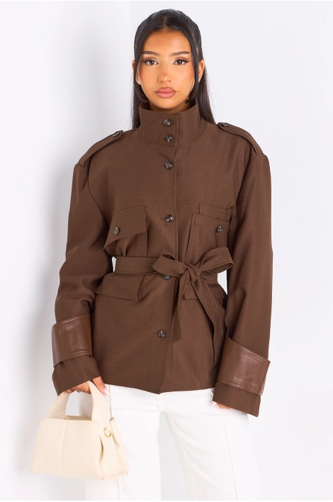 Veste marron à poches ceinturée
