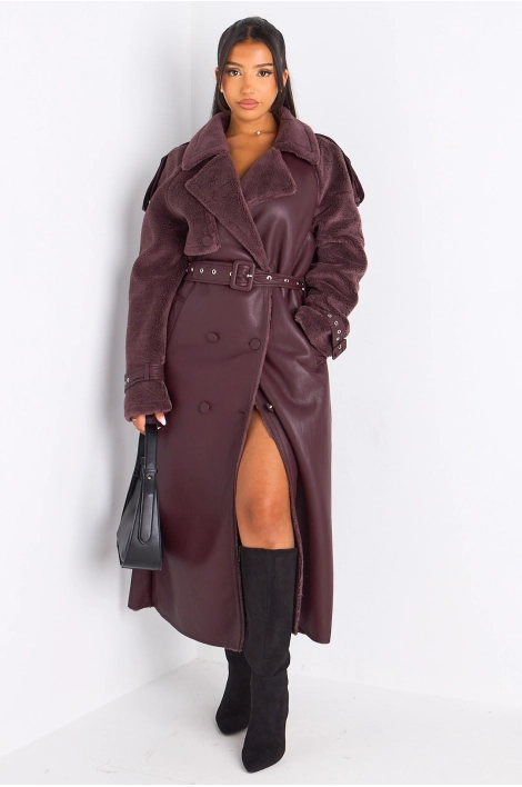 Manteau long en simili cuir avec empiècement polaire bordeaux