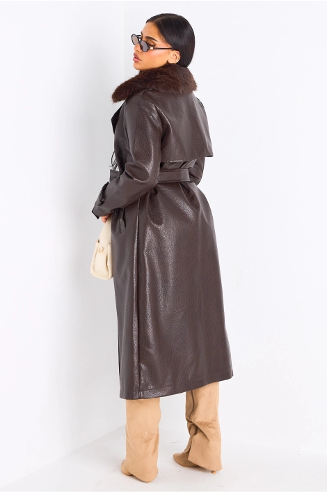 Manteau long en simili cuir maron à empiècement fourrure