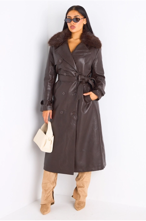 Manteau long en simili cuir maron à empiècement fourrure