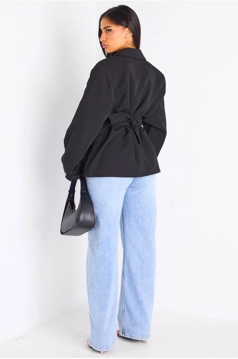 Veste blazer noire à coupe droite ceinturée