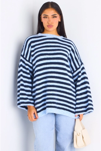 Pull en laine bleu clair à rayures bleu foncé