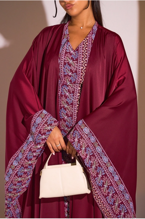 Ensemble 2 pièces : abaya + kimono bordeaux à motif géométrique