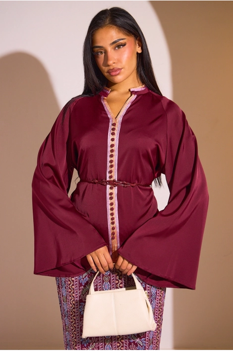 Ensemble 2 pièces : blouse + jupe bordeaux à motifs colorés