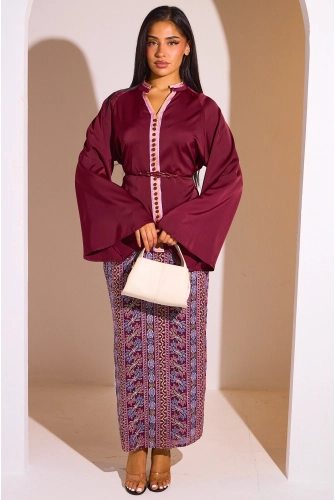 Ensemble 2 pièces : blouse + jupe bordeaux à motifs colorés