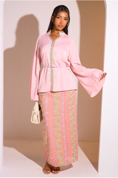 Ensemble 2 pièces : blouse + jupe rose à motifs colorés