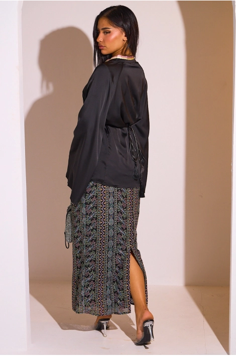 Ensemble 2 pièces : blouse + jupe noir à motifs colorés