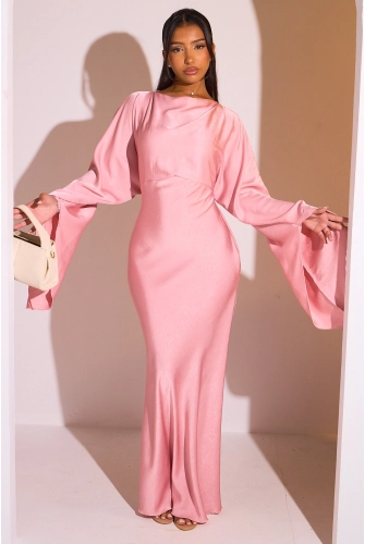 Robe rose à manches pagode