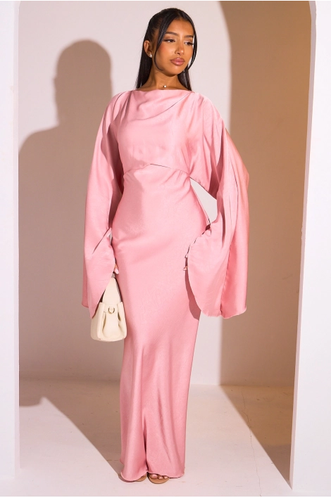 Robe rose à manches pagode