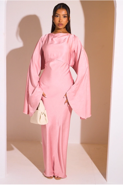 Robe rose à manches pagode