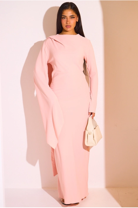Robe rose à empiècement drapé et manche asymétrique