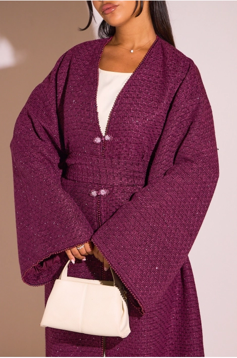 Kimono bordeaux ceinturé à détails perlés