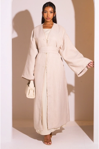 Kimono beige ceinturé à détails perlés