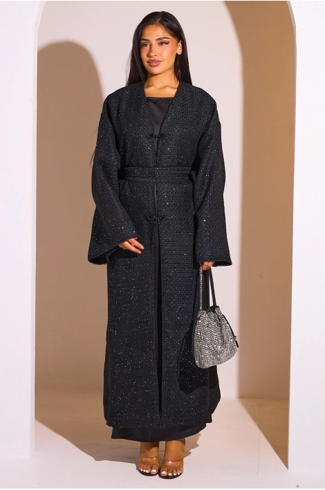 Kimono noir ceinturé à détails perlés