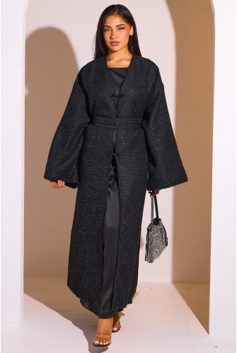 Kimono noir ceinturé à détails perlés