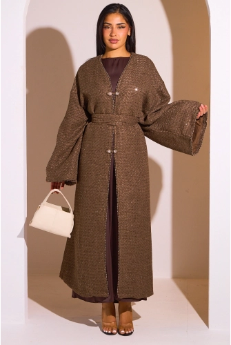 Kimono marron ceinturé à détails perlés