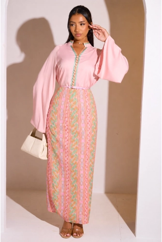 Ensemble 2 pièces : blouse + jupe rose à motifs colorés