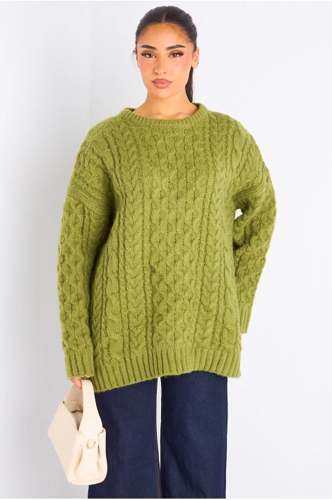 Pull vert en maille à effet torsadé