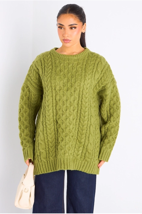 Pull vert en maille à effet torsadé