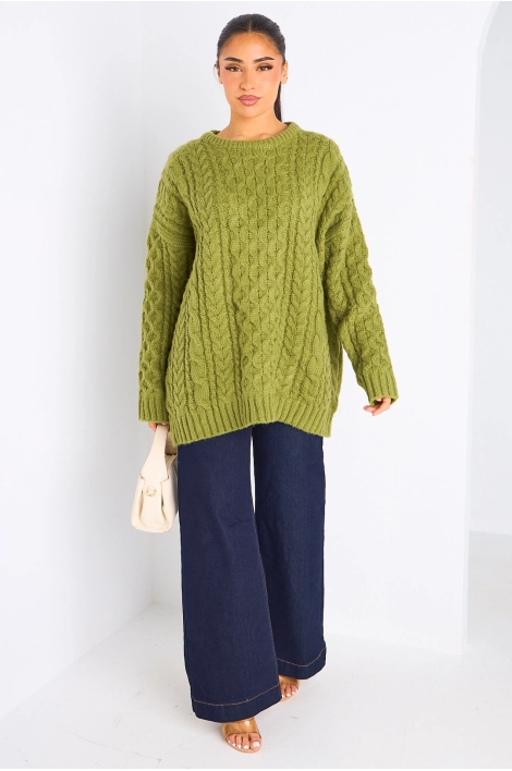 Pull vert en maille à effet torsadé