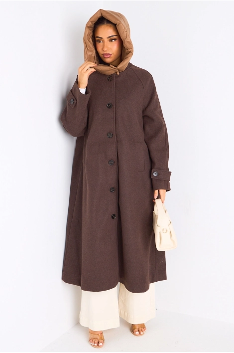 Manteau long texturé marron à capuche bi-matière