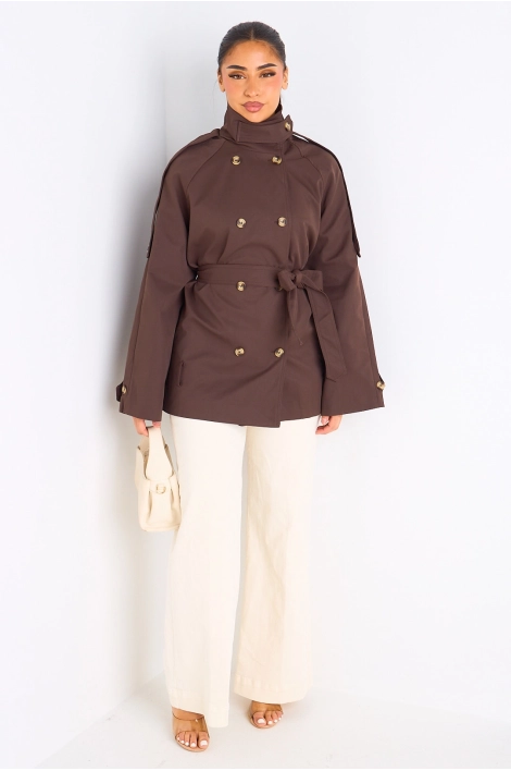 Manteau marron ceinturé à col rabat
