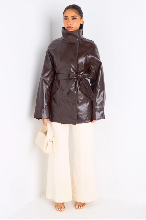 Manteau marron en simili cuir cintré