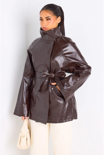 Manteau marron en simili cuir cintré