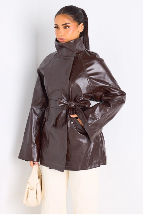 Manteau marron en simili cuir cintré