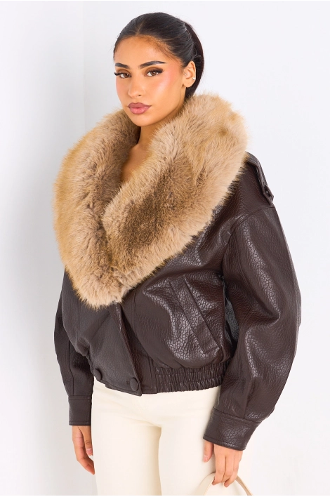 Veste en simili cuir marron à fourrure beige